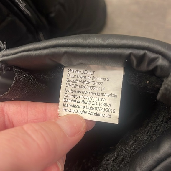 Magellann Snow Boots - Picture 7 of 9